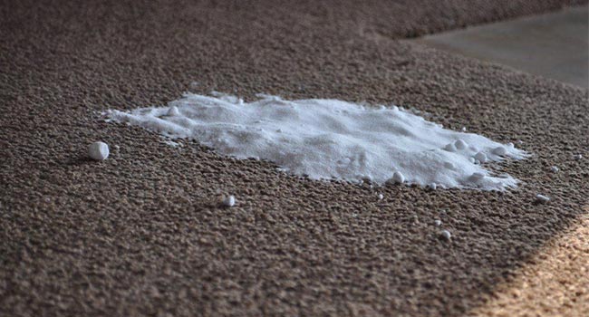 bloodstains cleaning by salt solution